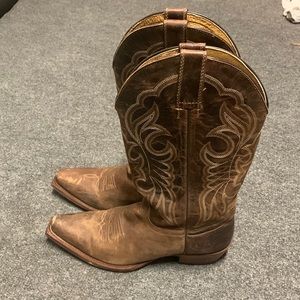 Shyanne Cowgirl boots size 6.5